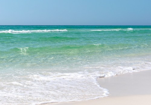 Does santa rosa beach have clear water?